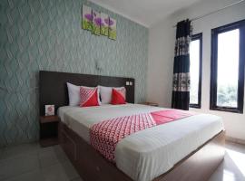 OYO 1266 Green Palm Kostel Syariah, hotel v destinaci Lubuklinggau