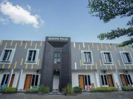 Hotel O Green Palm Kostel Syariah, hotel em Tabahpingin