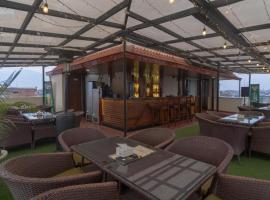 Capital O 697 Swornim Boutique Hotel, hotel em Thapathali
