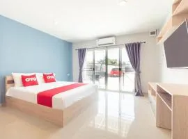 OYO 75383 Danthip Place