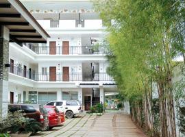 RedDoorz Plus @ Park-Lay Suites Kidapawan City, hotel v destinaci Kidapawan