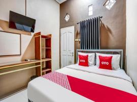 OYO 90886 Sunset View Homestay, hotel v destinaci Mojokerto