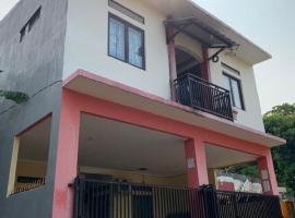 OYO Life 92779 Kost Arjuna, hotel v destinaci Parungkuda