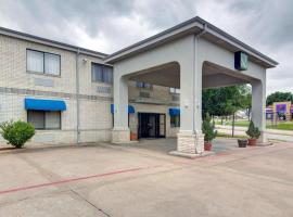 Quality Inn & Suites Grand Prairie South, hotel en Florence Hill