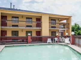 Econo Lodge Inn & Suites Tuscaloosa I-20