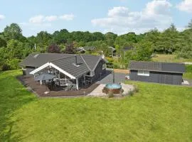 4 Bedroom Gorgeous Home In Glesborg