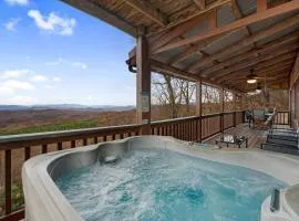 Eagles View Ridge - Gorgeous Mountain Views from the Hot Tub + Firepit