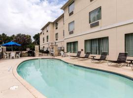 Quality Suites Huntsville Near University, hotel in Huntsville