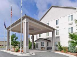 Comfort Inn & Suites, hotel v destinaci Riverton