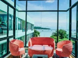 Phi Phi Nice Beach Hotel Hip