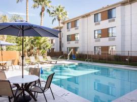 Sleep Inn Airport Phoenix, &xi;&epsilon;&nu;&omicron;&delta;&omicron;&chi;&epsilon;ί&omicron; &kappa;&omicron;&nu;&tau;ά &sigma;&tau;&omicron; &Delta;&iota;&epsilon;&theta;&nu;έ&sigmaf; &Alpha;&epsilon;&rho;&omicron;&delta;&rho;ό&mu;&iota;&omicron; &Phi;&omicron;ί&nu;&iota;&xi; Sky Harbor, &Phi;&omicron;ί&nu;&iota;&xi;