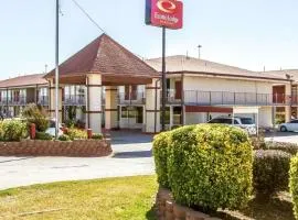 Econo Lodge Inn & Suites Near Bricktown