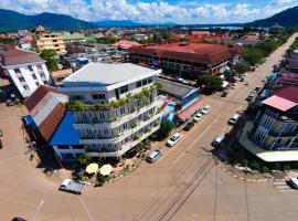 Residence Sisouk Boutique Hotel, hotel con spa en Pakse