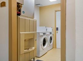 Best Western Plus The Inn at Sharon/Foxboro, hotell sihtkohas Sharon lennujaama Norwood Memorial - OWD lähedal