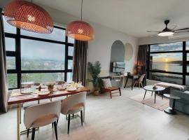 Private Royal Top-Floor Corner, Stunning Oceanview Luxury Stay -Mango House6, luxury hotel in Kota Kinabalu