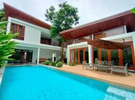 Pranaluxe 4 Bedroom Pool Villa C6