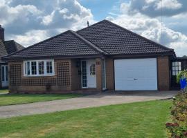 Spacious & Upmarket 2 Bedroom Detached Bungalow in Boston, hotel v destinaci Boston