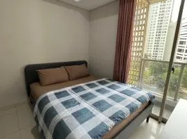 Cozy Apartment connected to mall by Lexington