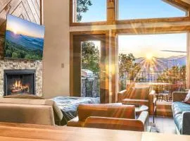 Hot Tub Chalet Mountain Views & Holidays in Gatlinburg