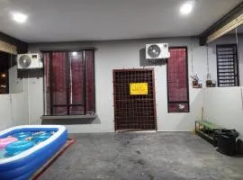 Kijal Homestay、Kemasikのグランピング施設