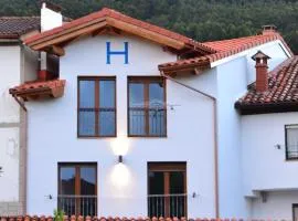 Villa de Salas Alojamientos