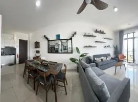 Dhancell Executive Homestay 8 Pax NETFLIX WIFI AT DESARU