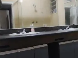 Quarto na Praia de Copacabana, excelente localização!