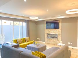 Villa In Sandton Johannesburg, biệt thự ở Johannesburg