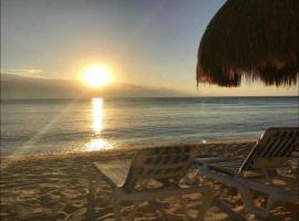 Beachfront Akumal Half Moon Bay, hotell i Akumal