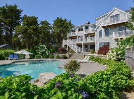 Water Views Heated Pool & Hot Tub, khách sạn ở Wellfleet