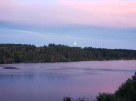 Waterfront Retreat with a sauna Pets OK, hotel Arcadiában