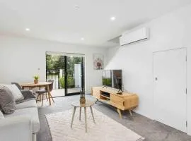 Exceptional Value For Money Sunny Warm 5 Mins CBD