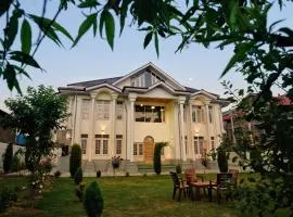 Villa Homey Inn , Srinagar -3 Kms from Dal Lake & City Centre Raj Bagh