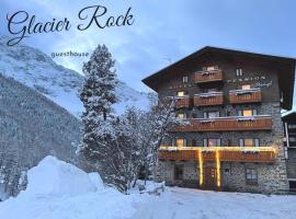 Glacier Rock guesthouse ex Pension Dangl, hotel v destinaci Solda
