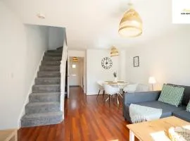 Cosy Home, Heathrow and Windsor Castle, Sleeps 6