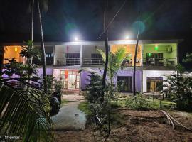 Siddhi Vinayak Resort,Tarkarli-Devbag Beach,Sangam Road, hotelli kohteessa Bhogwe