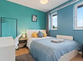Lovely 4BR house in the city with Parking