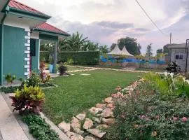 Fun-Ville Vacation Home, 4 bedrooms - Entire Home