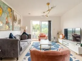 Stylish Station Apartment in Rochester with Free Parking