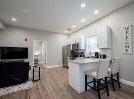 The Penthouse at Park Place King bed fast WIFI and free coffee