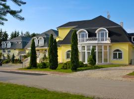 Gosztola Gyöngye-az erdő szállodája, hotel in Gosztola