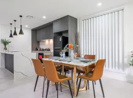 Rousehill 5Br with Pool near Shopping Centre&Train