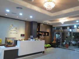 Garden Business Hotel, hotel v destinaci T'ien-chung