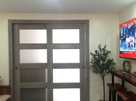 Baguio Condo - City Hub - Urban Oasis in Pines with Pool & Mountain View, hotel em Baguio