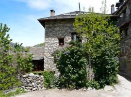 Casa Independiente Rural Ca de Corral, maison de vacances à Taull