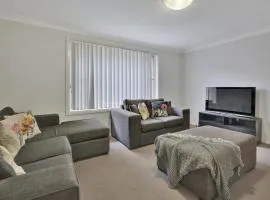 Cozy Dubbo retreat - close to the zoo