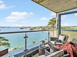 B6 Masts - With sea views, parking and terrace