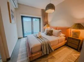 Casa Loba Luxe Unit 2 with private pool and garden