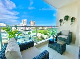 Upscale City Center Apt, Pool