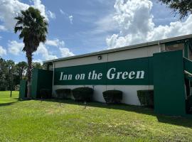 Inn On The Green Florida, hotel en Tavares